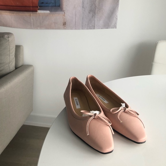 NEVER WORN handmade lambskin ballet flats with pointed square toe. Size 5 1/2. - Picture 2 of 4